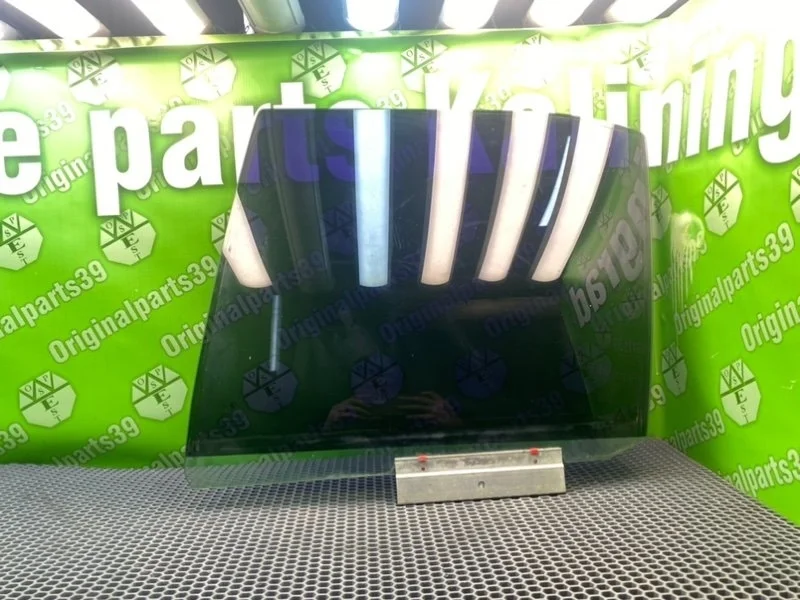 Стекло двери Bmw 3-Series 1992 51341960907 E36 M50B20 206S2, заднее левое