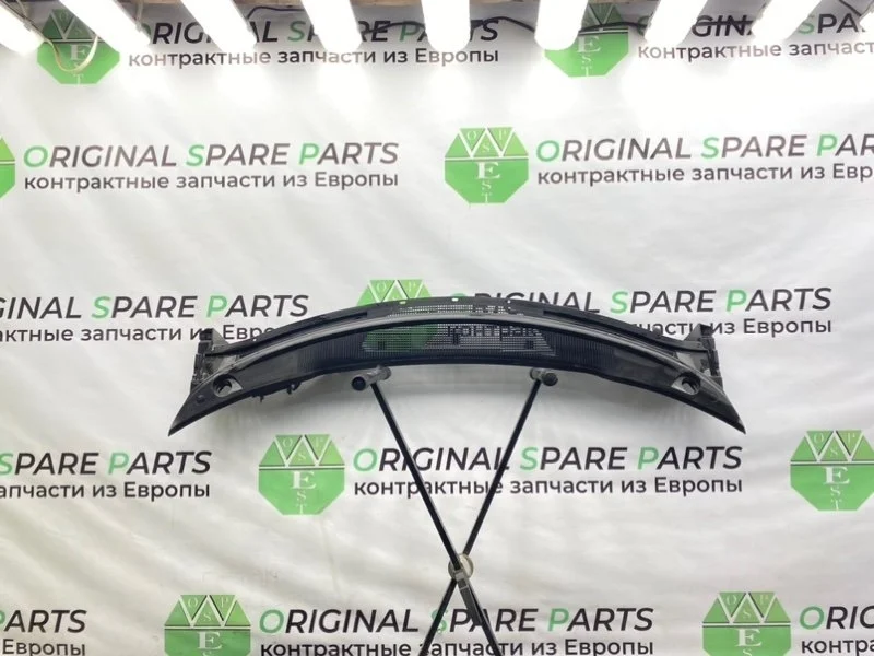 Жабо Mazda MPV 2001 LD4750790 LW5W GY-DE 2.5