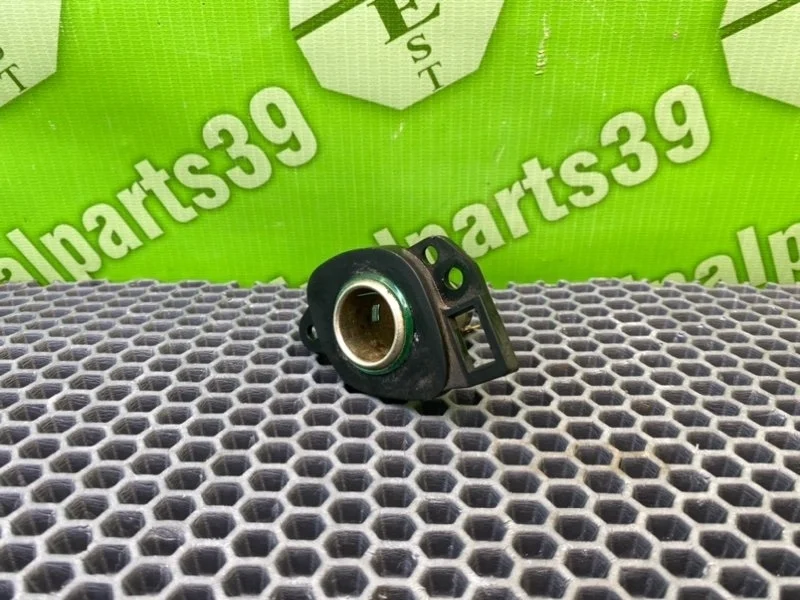 Прикуриватель Mazda MPV 2001 G13H66250 LW5W GY-DE 2.5