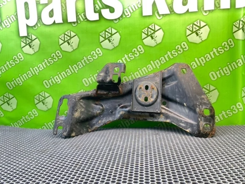 Кронштейн опоры двигателя Mercedes-Benz C-Class 2002 A2032400202 S203 4MATIC M112.953 3.2, задний