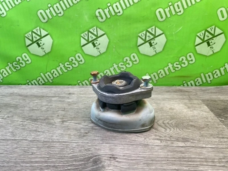 Подушка АКПП Audi A6 1997 4B0399151M C5 QUATTRO ALF 2.4I