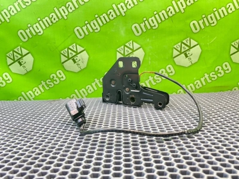 Замок капота Audi A6 2005 4F0823509B C6 AVANT QUATTRO AUK 3.2 FSI