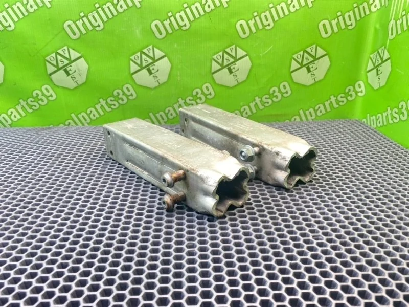 Кронштейн усилителя бампера Audi A6 2005 4F0807134 C6 AVANT QUATTRO AUK 3.2 FSI, передний