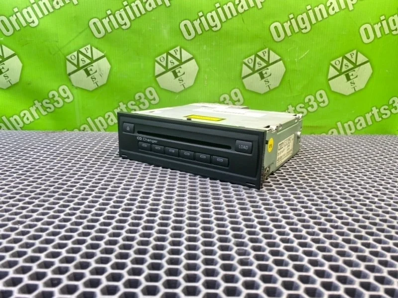 CD-Чейнджер Audi A6 2005 4E0035111A C6 AVANT QUATTRO AUK 3.2 FSI
