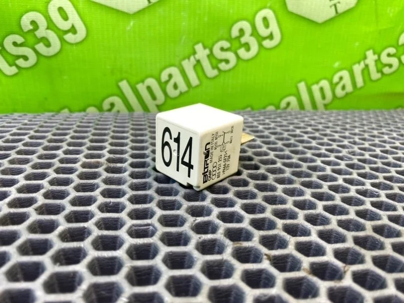 Реле Audi A6 2005 8E0951253 C6 AVANT QUATTRO AUK 3.2 FSI