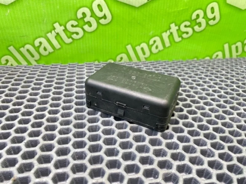 Датчик дождя Mercedes-Benz C-Class 2002 A2108205710 S203 4MATIC M112.953 3.2