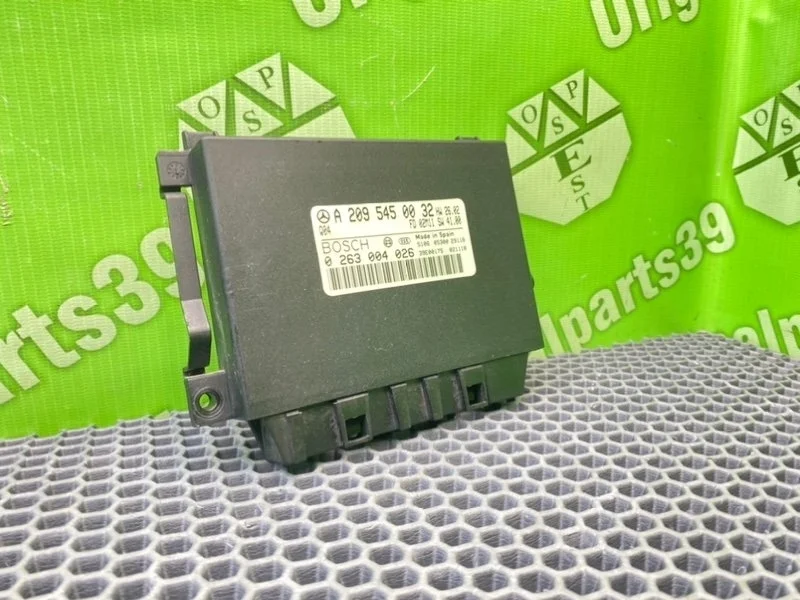 Блок парктроников Mercedes-Benz C-Class 2002 A2095450032 S203 4MATIC M112.953 3.2