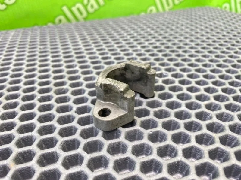 Кронштейн форсунки Bmw 5-Series 2003 13537787215 E39 TOURING M57D25 256D1