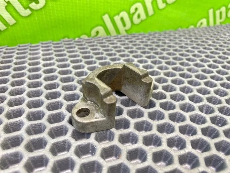 Кронштейн форсунки Bmw 5-Series 2003 13537787215 E39 TOURING M57D25 256D1