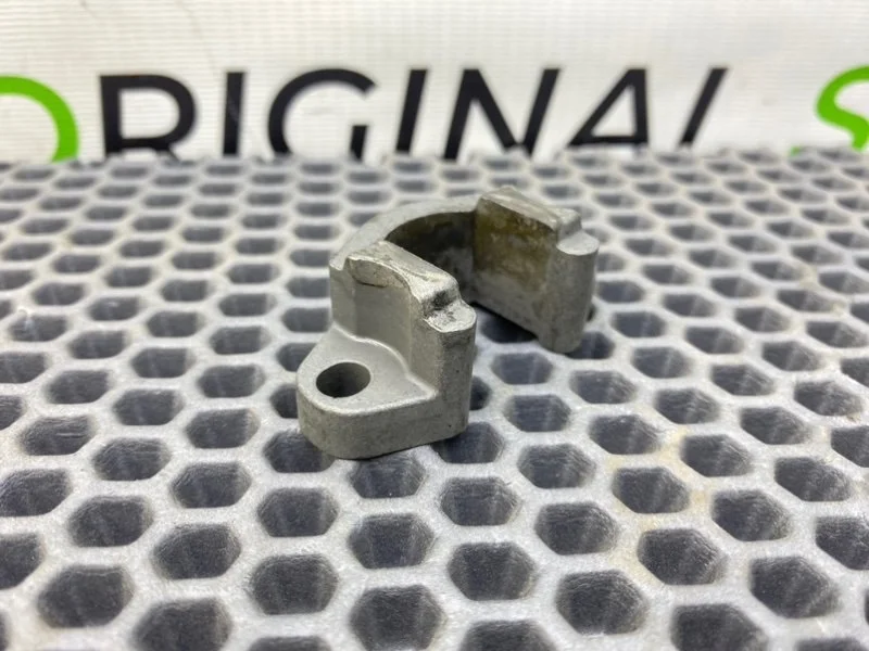 Кронштейн форсунки Bmw 5-Series 2001 13537787215 E39 TOURING M57D25 256D1