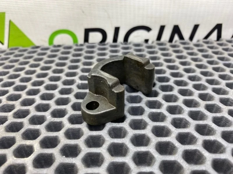 Кронштейн форсунки Bmw 5-Series 2001 13537787215 E39 TOURING M57D25 256D1