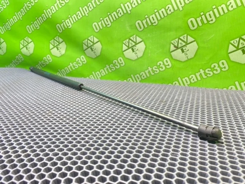 Амортизатор капота Audi A6 1997 4B0823359C C5 QUATTRO ALF 2.4I