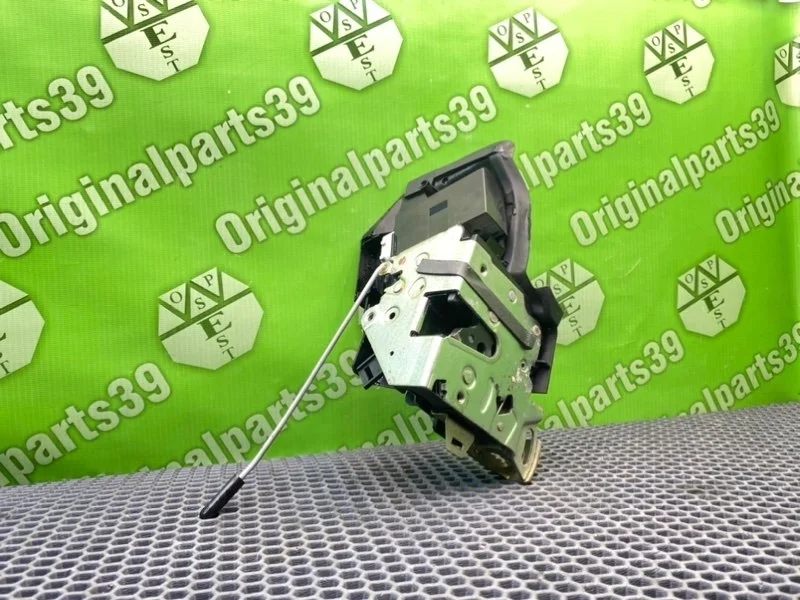 Замок двери Bmw 5-Series 2003 51218235104 E39 TOURING M57D25 256D1, передний правый