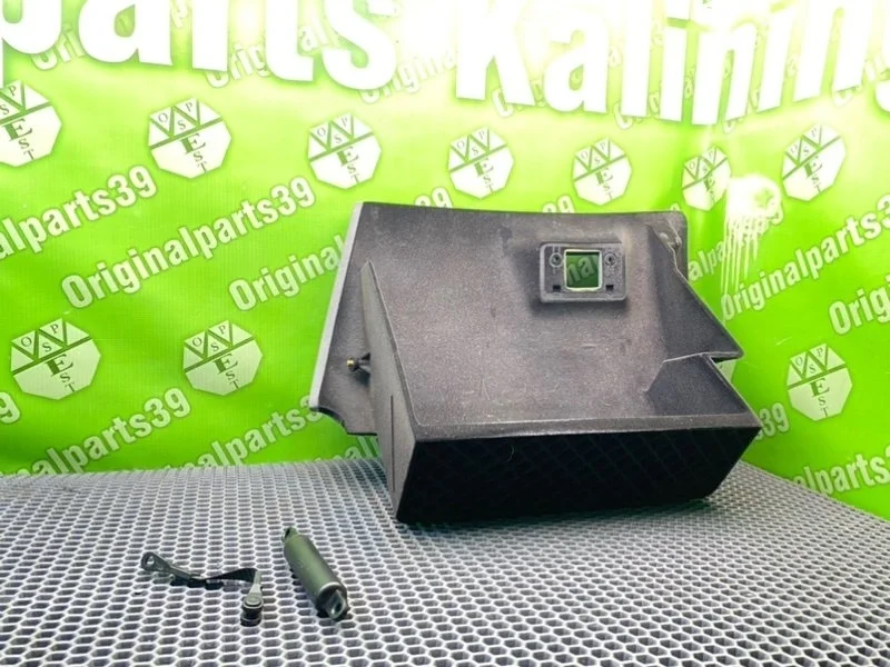 Бардачок Bmw 5-Series 2003 51167143320 E39 TOURING M57D25 256D1