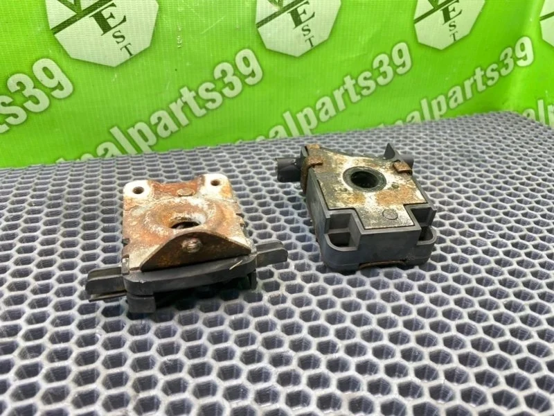 Замки капота Bmw 5-Series 2003 51238203859 E39 TOURING M57D25 256D1