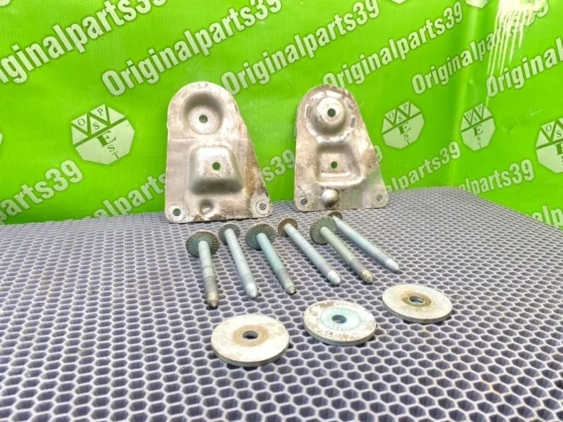 Кронштейн балки Audi A6 1997 8D0399542B C5 QUATTRO ALF 2.4I, передний