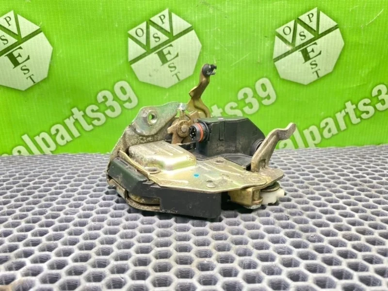 Замок двери Mercedes-Benz E-Class 1994 A1247200935 W124 4MATIC M103.985 3.0I, передний левый
