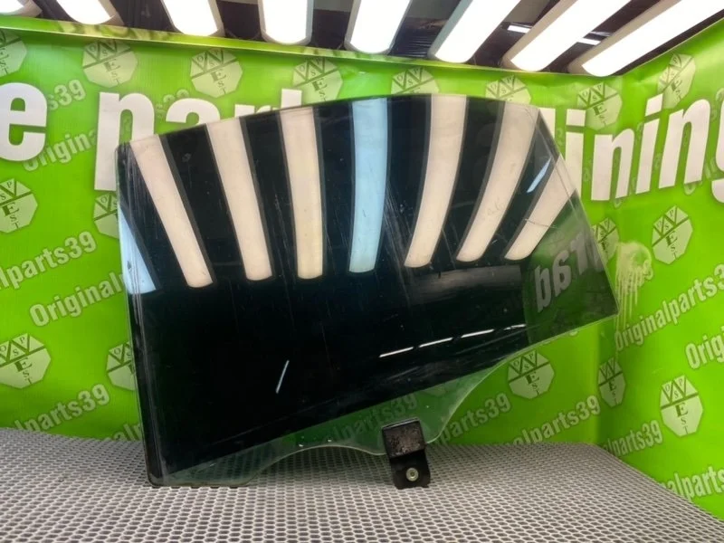 Стекло двери Mercedes-Benz S-Class 1999 A2207300718 W220 M112.944 3.2, заднее левое