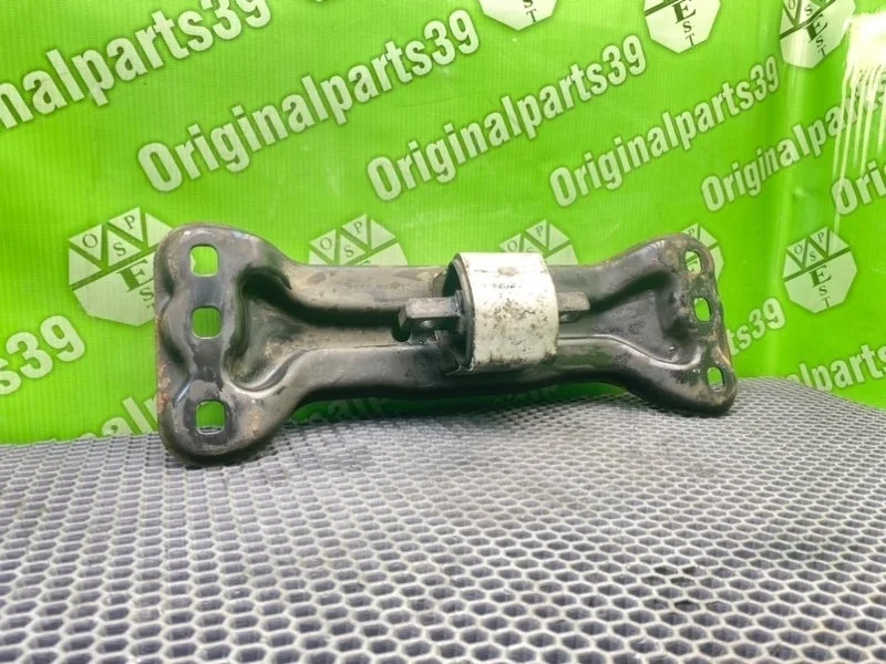 Траверса АКПП Mercedes-Benz E-Class 2002 A2112421001 W211 OM646.961 2.2 CDI