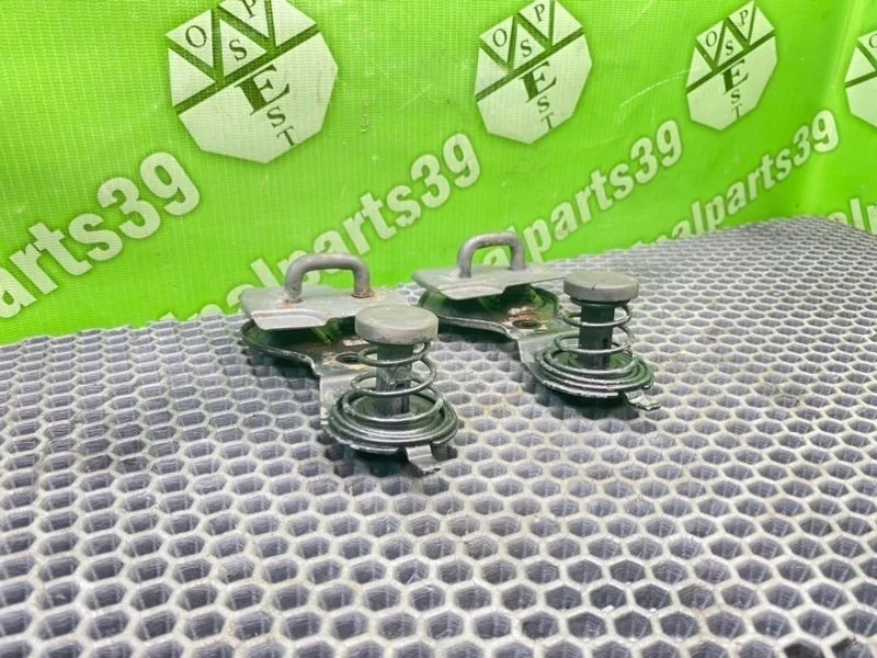 Отбойник капота Mercedes-Benz E-Class 2002 A2118800360 W211 OM646.961 2.2 CDI