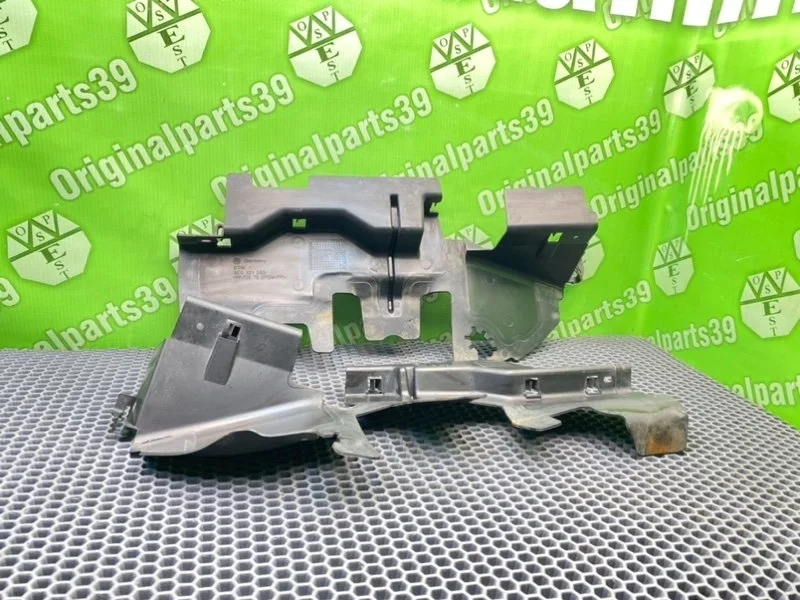 Дефлектор радиатора Volkswagen Passat 2006 3C0121283 B6 VARIANT BMP 2.0 TDI