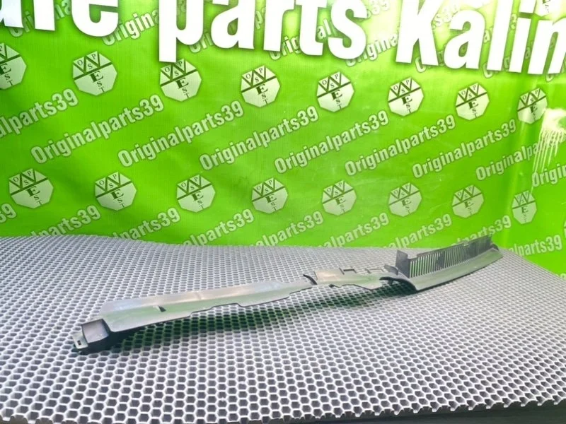 Дефлектор радиатора Volkswagen Passat 2006 3C0121329 B6 VARIANT BMP 2.0 TDI