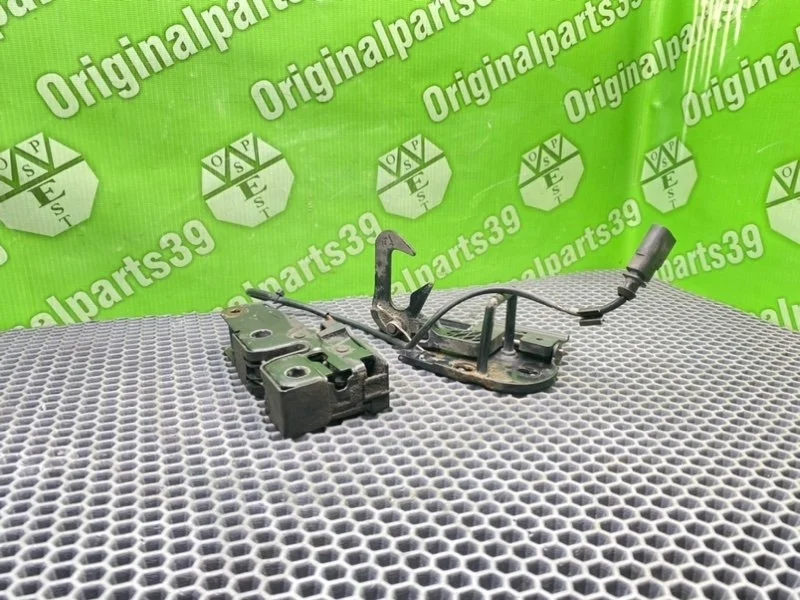 Замок капота Volkswagen Passat 2006 3C0823480 B6 VARIANT BMP 2.0 TDI