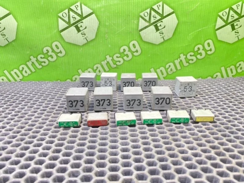 Реле Audi A6 2004 8D0951253 C5 AVANT BDH 2.5TDI