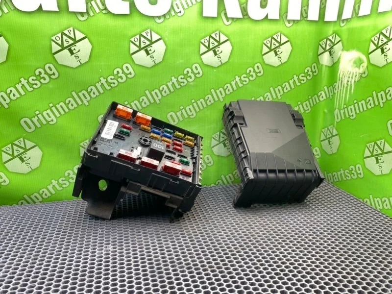 Блок предохранителей Volkswagen Passat 2006 3C0937125 B6 VARIANT BMP 2.0 TDI