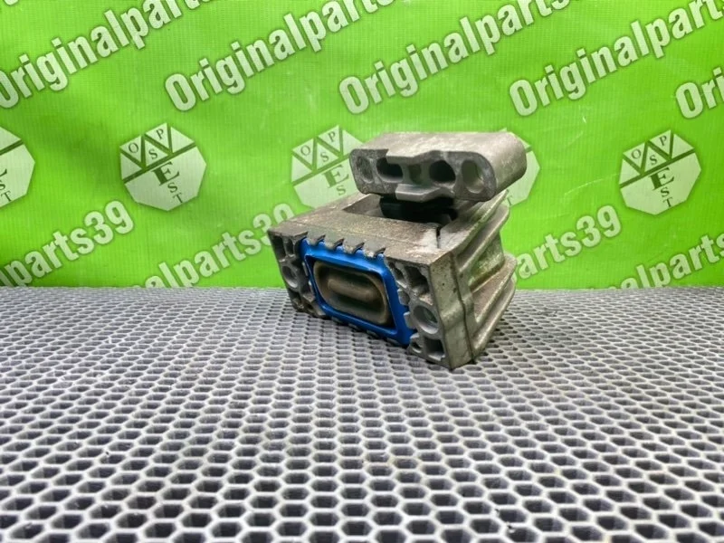 Подушка двигателя Volkswagen Passat 2006 1K0199262L B6 VARIANT BMP 2.0 TDI, правая