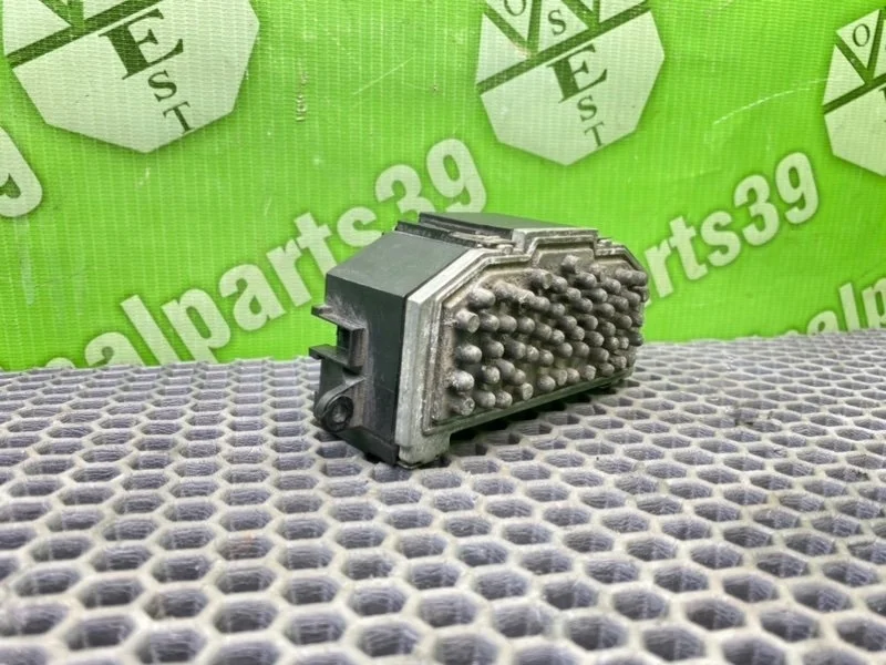 Резистор печки Volkswagen Passat 2006 3C0907521 B6 VARIANT BMP 2.0 TDI