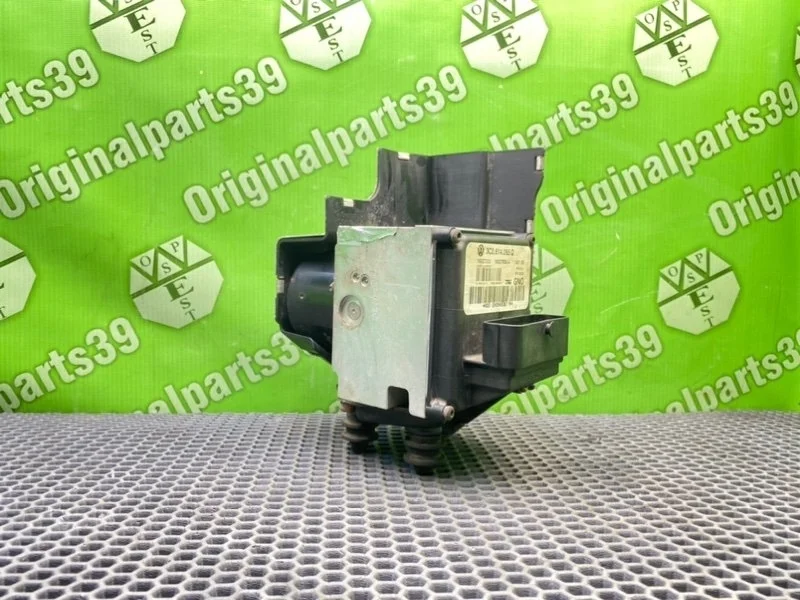 Блок ABS Volkswagen Passat 2006 3C0614095Q B6 VARIANT BMP 2.0 TDI