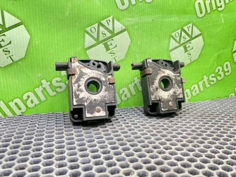 Замки капота Bmw 5-Series 2001 51238203859 E39 M57D25 256D1