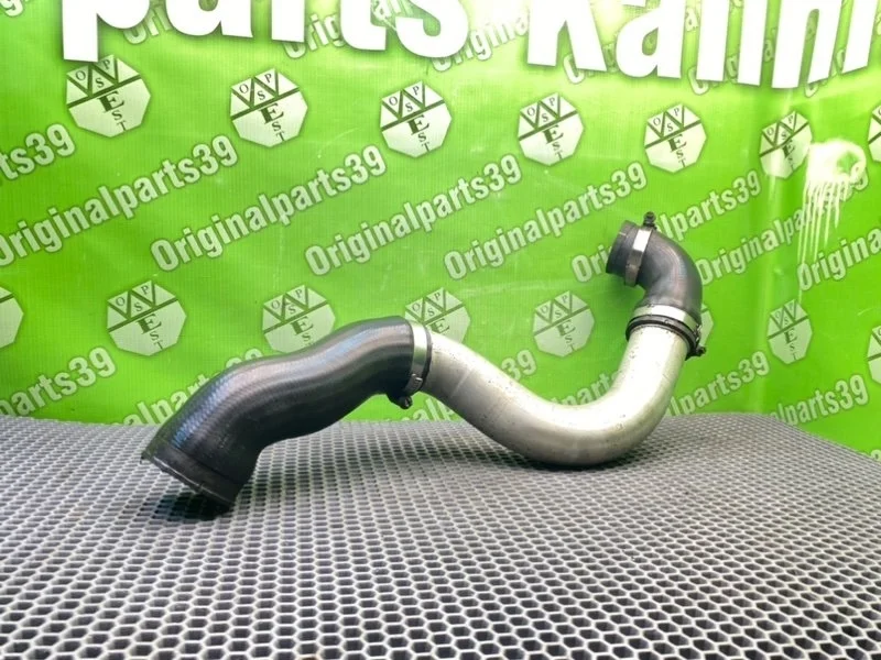 Патрубок интеркулера Bmw 5-Series 2001 11617786530 E39 M57D25 256D1, правый
