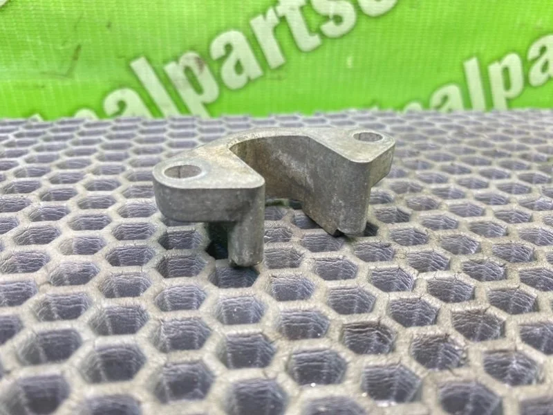 Кронштейн Bmw 5-Series 2002 13537787215 E39 TOURING M57D25 256D1