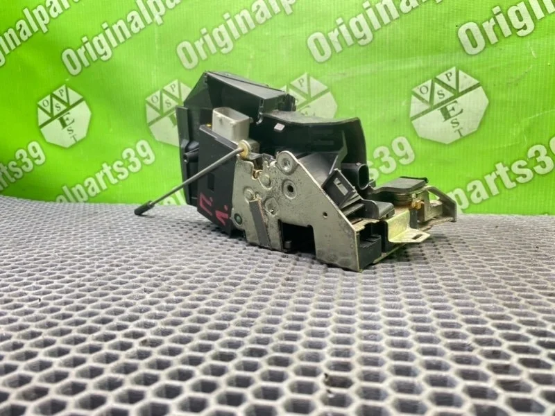 Замок двери Bmw 5-Series 2002 51218235097 E39 TOURING M57D25 256D1, передний левый