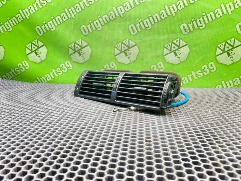 Центральный дефлектор Bmw 5-Series 2002 64228361895 E39 TOURING M57D25 256D1