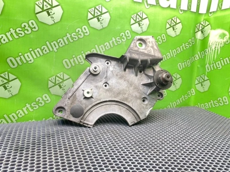 Кронштейн вискомуфты Audi A6 2002 059121313F C5 AVANT AYM 2.5 TDI
