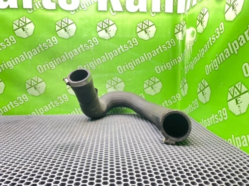 Патрубок интеркулера Audi A6 2002 4B0145746E C5 AVANT AYM 2.5 TDI, левый