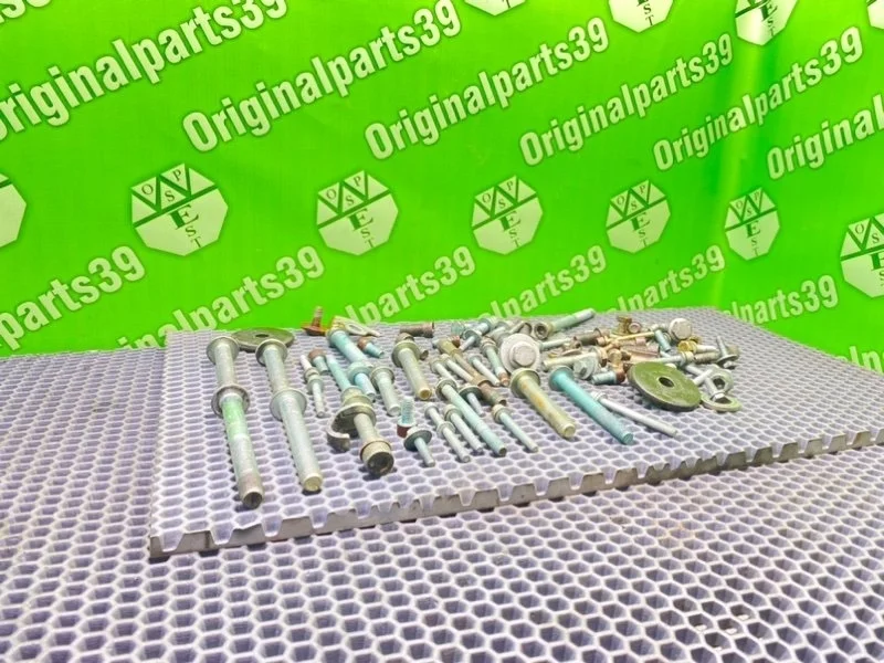 Болты двигателя Audi A6 2004 N01023929 C5 AVANT BDV 2.4I