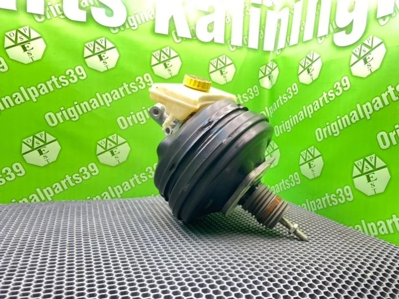 Вакуумник Audi A6 2004 8E0612105R C5 AVANT BDV 2.4I