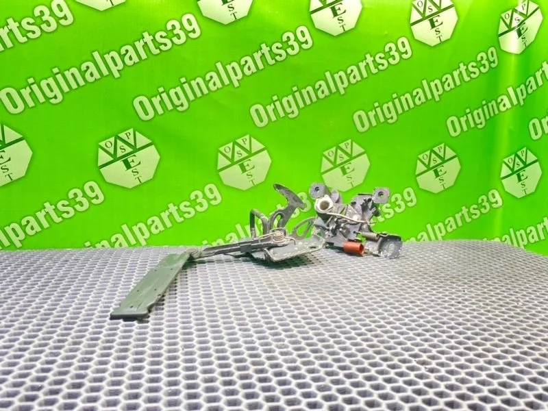 Замок капота Audi A6 2002 4B0823480F C5 AVANT BDV 2.4I