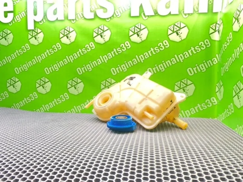 Бачок ож Audi A6 2002 8E0121403D C5 AVANT BDV 2.4I