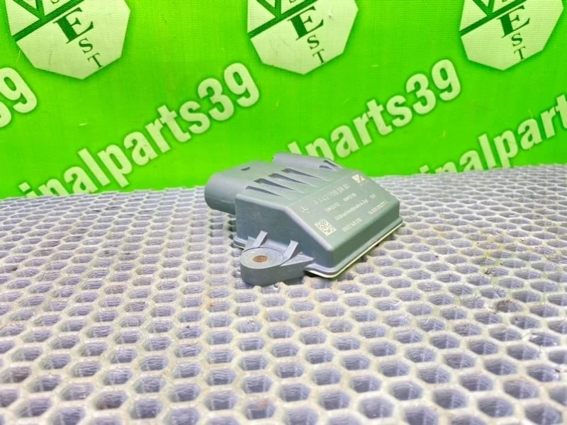 Реле свечей накала Mercedes-Benz E-Class 2005 A6429005801 S211 OM642.920 3.0 CDI