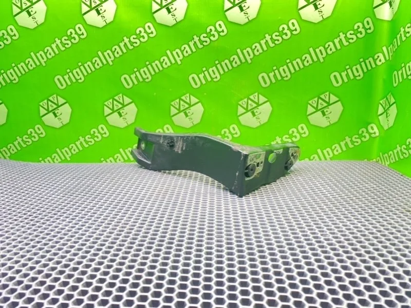 Кронштейн крыла Audi A4 2002 8E0821137B B6 AVANT BDV 2.4I, передний левый