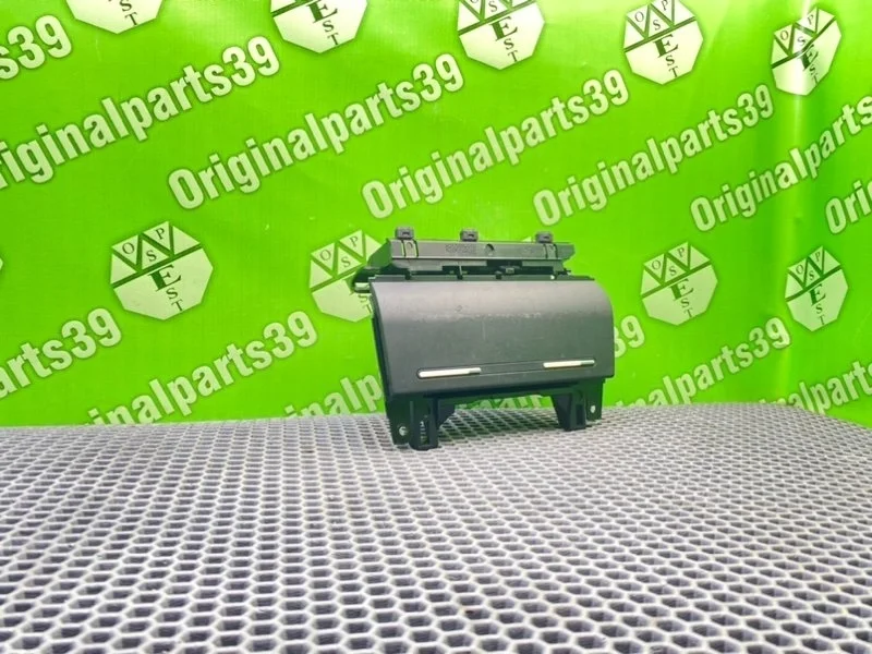 Пепельница Audi A4 2002 8E0857951H B6 AVANT BDV 2.4I