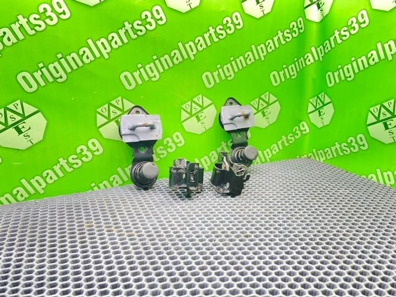 Замок капота Mercedes-Benz E-Class 2005 A2118800360 S211 OM642.920 3.0 CDI