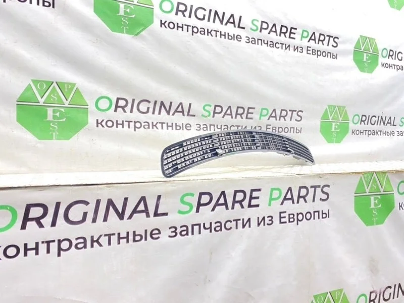 Решетка капота Mercedes-Benz E-Class 2005 A2118800005 S211 OM642.920 3.0 CDI