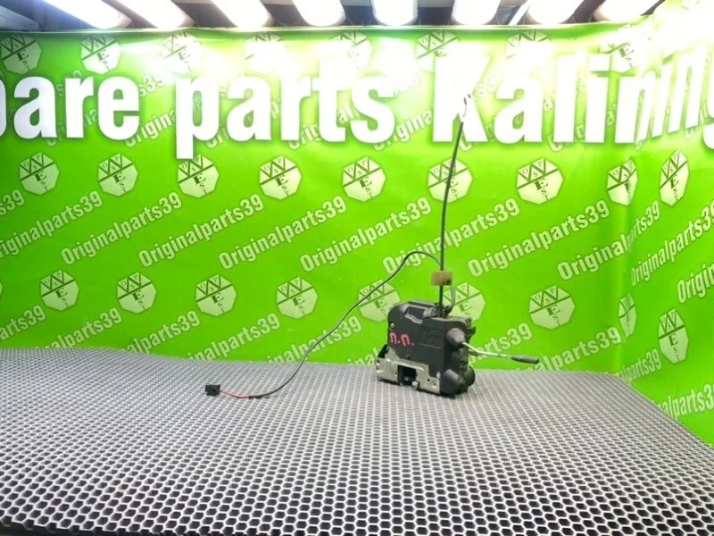 Замок двери Mercedes-Benz E-Class 2005 A2117200635 S211 OM642.920 3.0 CDI, передний правый