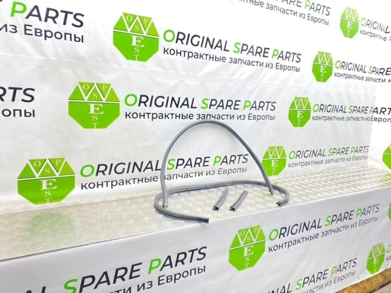 Уплотнители капота Audi A6 Allroad 2004 4B0823723A C5 BAU 2.5 TDI